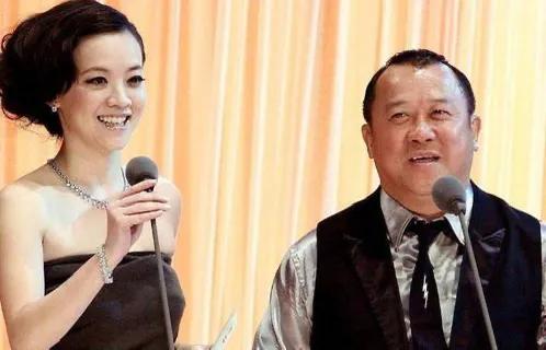 曾志伟对51岁曾宝仪婚姻态度开明，不催婚-图5